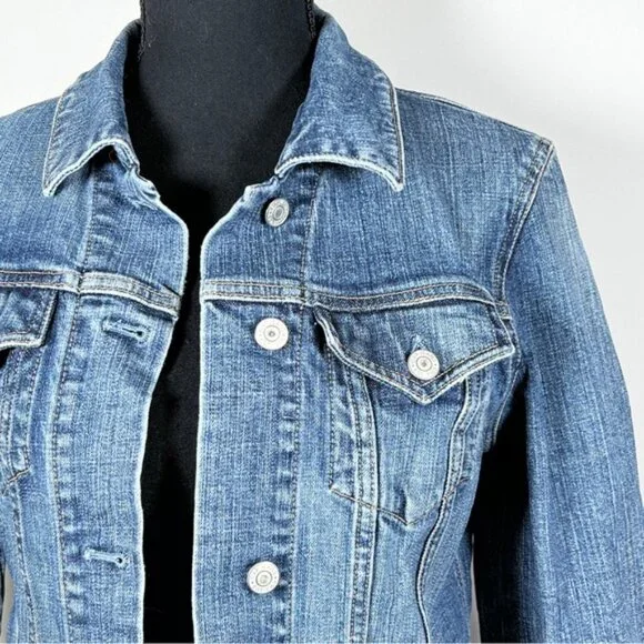 Vintage GAP Blue Denim Classic Jacket - Picture 4 of 9